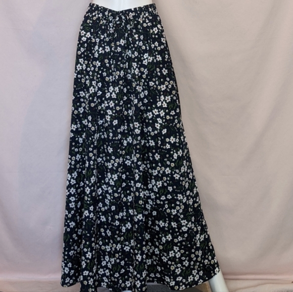 Bluetime Dresses & Skirts - Blue Floral Print Tie Waist Maxi Skirt size Large